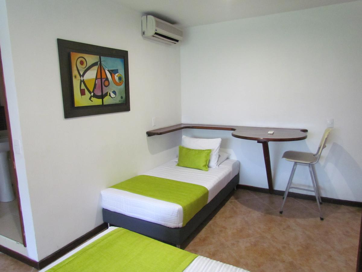 Hotel Plaza Mayor เมเดยิน ภายนอก รูปภาพ